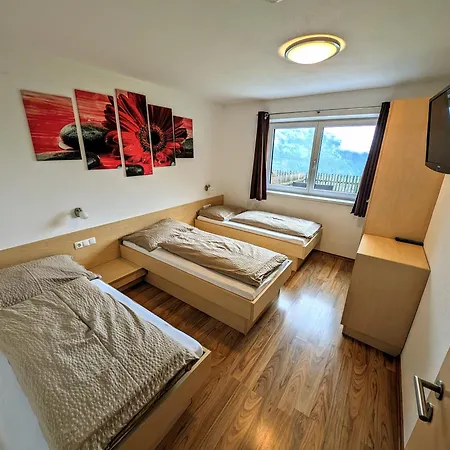 Klocker Apartment *